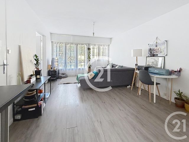 Appartement F3 à louer - 3 pièces - 65.8 m2 - COGNAC - 16 - POITOU-CHARENTES - Century 21 Xso Immobilier