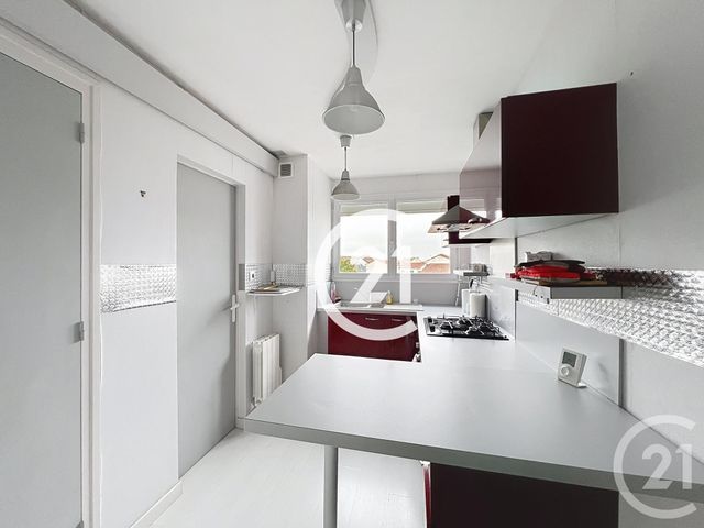 Appartement F2 à louer - 2 pièces - 64.0 m2 - COGNAC - 16 - POITOU-CHARENTES - Century 21 Xso Immobilier
