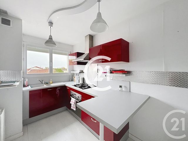 Appartement F2 à louer - 2 pièces - 64.0 m2 - COGNAC - 16 - POITOU-CHARENTES - Century 21 Xso Immobilier