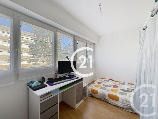 Appartement T3 à vendre - 4 pièces - 73.0 m2 - COGNAC - 16 - POITOU-CHARENTES - Century 21 Xso Immobilier