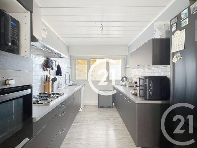 Appartement T3 à vendre - 4 pièces - 73.0 m2 - COGNAC - 16 - POITOU-CHARENTES - Century 21 Xso Immobilier
