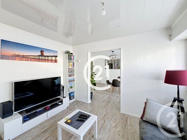 Appartement T3 à vendre - 4 pièces - 73.0 m2 - COGNAC - 16 - POITOU-CHARENTES - Century 21 Xso Immobilier