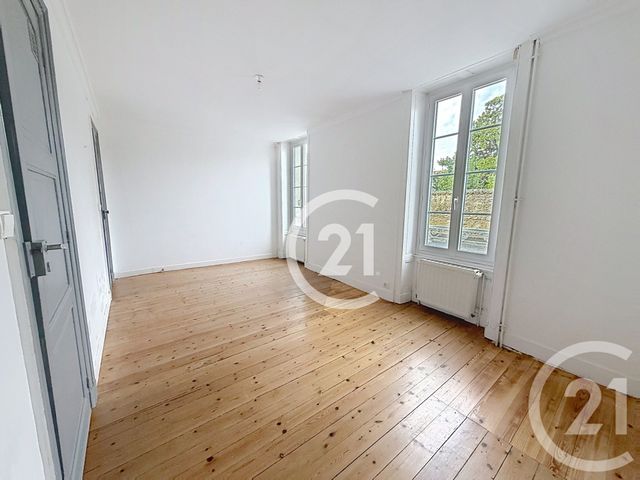 maison à louer - 6 pièces - 118.0 m2 - COGNAC - 16 - POITOU-CHARENTES - Century 21 Xso Immobilier