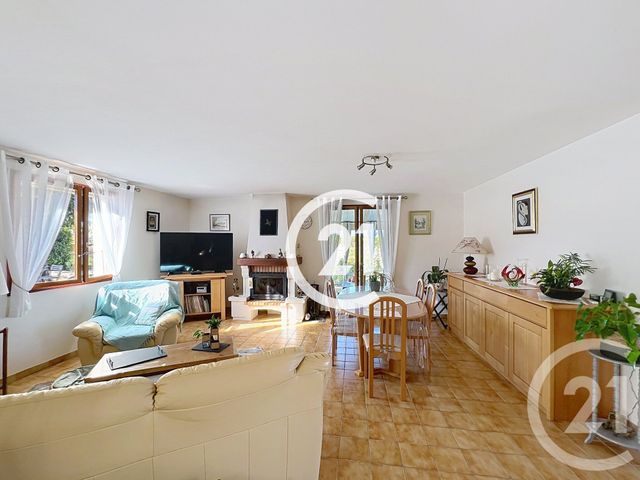 maison à vendre - 6 pièces - 133.0 m2 - JUILLAC LE COQ - 16 - POITOU-CHARENTES - Century 21 Xso Immobilier