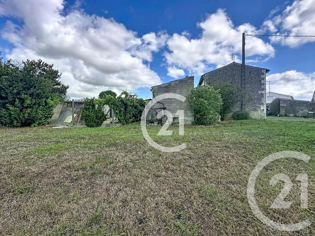 maison à vendre - 5 pièces - 151.5 m2 - LE SEURE - 17 - POITOU-CHARENTES - Century 21 Xso Immobilier