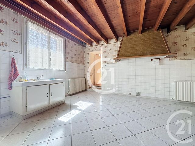 maison à vendre - 5 pièces - 151.5 m2 - LE SEURE - 17 - POITOU-CHARENTES - Century 21 Xso Immobilier