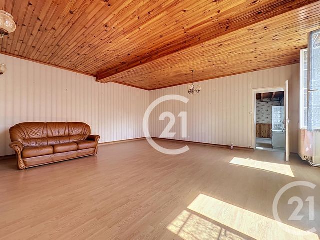 maison à vendre - 5 pièces - 151.5 m2 - LE SEURE - 17 - POITOU-CHARENTES - Century 21 Xso Immobilier