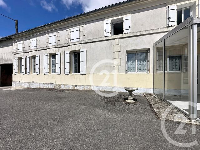 maison à vendre - 5 pièces - 151.5 m2 - LE SEURE - 17 - POITOU-CHARENTES - Century 21 Xso Immobilier