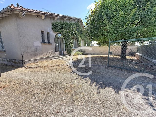 maison à louer - 4 pièces - 95.0 m2 - CHATEAUBERNARD - 16 - POITOU-CHARENTES - Century 21 Xso Immobilier