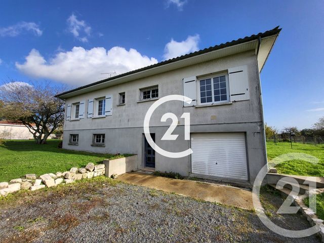 maison à louer - 5 pièces - 128.5 m2 - CHATEAUBERNARD - 16 - POITOU-CHARENTES - Century 21 Xso Immobilier