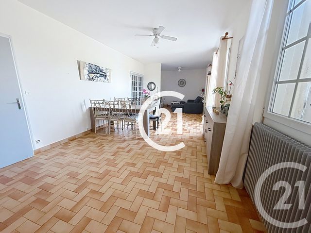 maison à louer - 5 pièces - 128.5 m2 - CHATEAUBERNARD - 16 - POITOU-CHARENTES - Century 21 Xso Immobilier