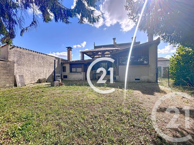 maison à vendre - 5 pièces - 145.5 m2 - ST LAURENT DE COGNAC - 16 - POITOU-CHARENTES - Century 21 Xso Immobilier