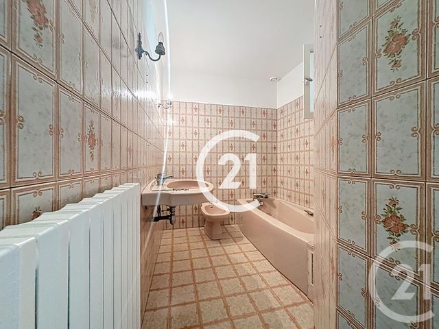 maison à vendre - 5 pièces - 145.5 m2 - ST LAURENT DE COGNAC - 16 - POITOU-CHARENTES - Century 21 Xso Immobilier