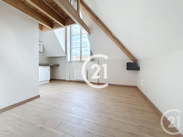 Appartement F2 à louer - 2 pièces - 26.5 m2 - COGNAC - 16 - POITOU-CHARENTES - Century 21 Xso Immobilier