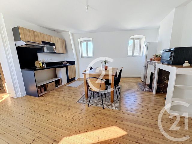 Appartement F3 à louer - 2 pièces - 57.0 m2 - COGNAC - 16 - POITOU-CHARENTES - Century 21 Xso Immobilier