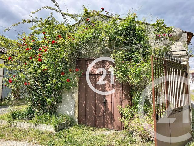maison à vendre - 8 pièces - 290.0 m2 - LOUZAC ST ANDRE - 16 - POITOU-CHARENTES - Century 21 Xso Immobilier