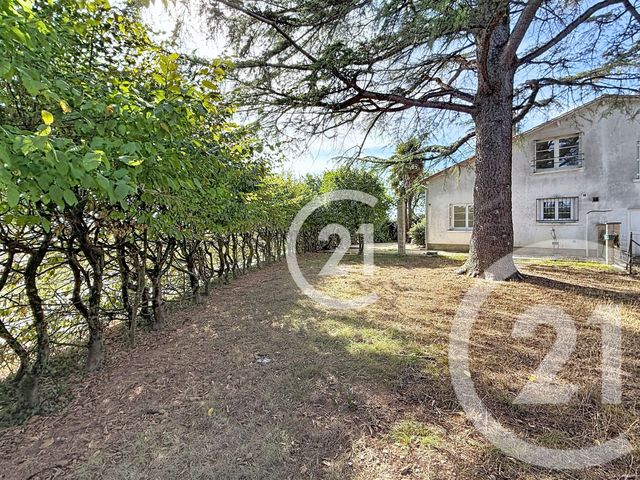 maison à louer - 6 pièces - 154.0 m2 - LOUZAC ST ANDRE - 16 - POITOU-CHARENTES - Century 21 Xso Immobilier