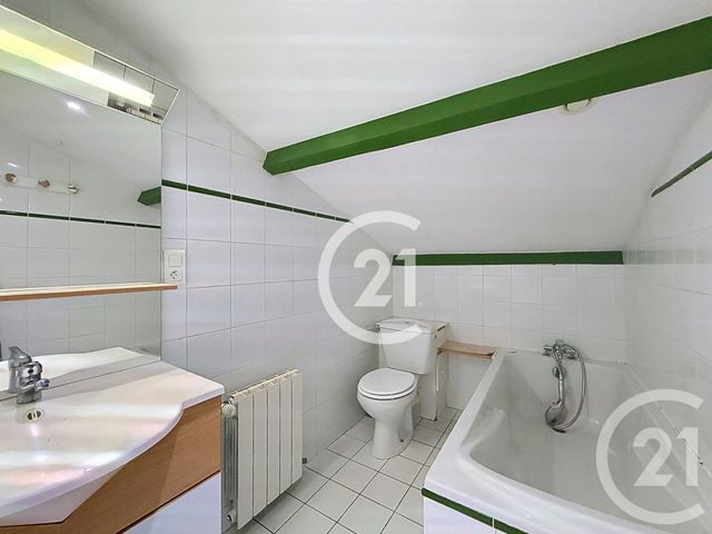 maison à louer - 6 pièces - 154.0 m2 - LOUZAC ST ANDRE - 16 - POITOU-CHARENTES - Century 21 Xso Immobilier