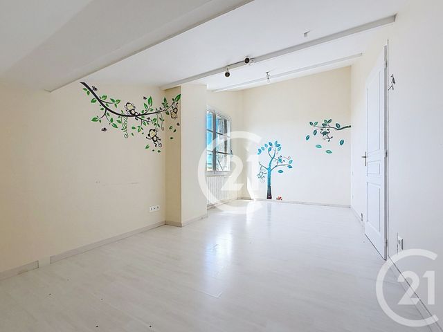 maison à louer - 6 pièces - 154.0 m2 - LOUZAC ST ANDRE - 16 - POITOU-CHARENTES - Century 21 Xso Immobilier