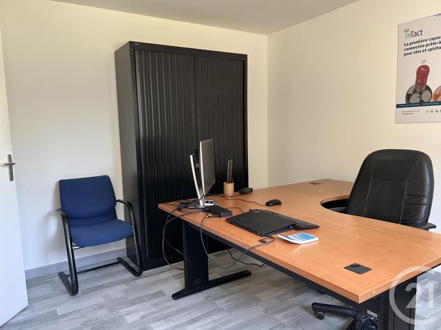 entreprise à louer - 67.3 m2 - COGNAC - 16 - POITOU-CHARENTES - Century 21 Xso Immobilier