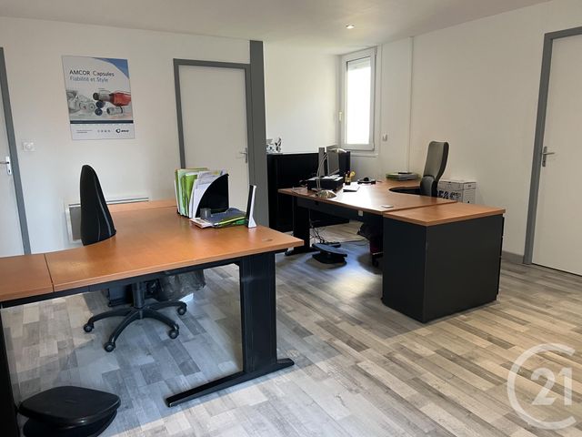 entreprise à louer - 67.3 m2 - COGNAC - 16 - POITOU-CHARENTES - Century 21 Xso Immobilier