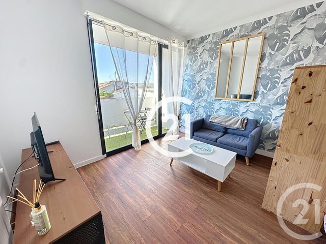 Appartement F1 à louer - 1 pièce - 27.0 m2 - COGNAC - 16 - POITOU-CHARENTES - Century 21 Xso Immobilier