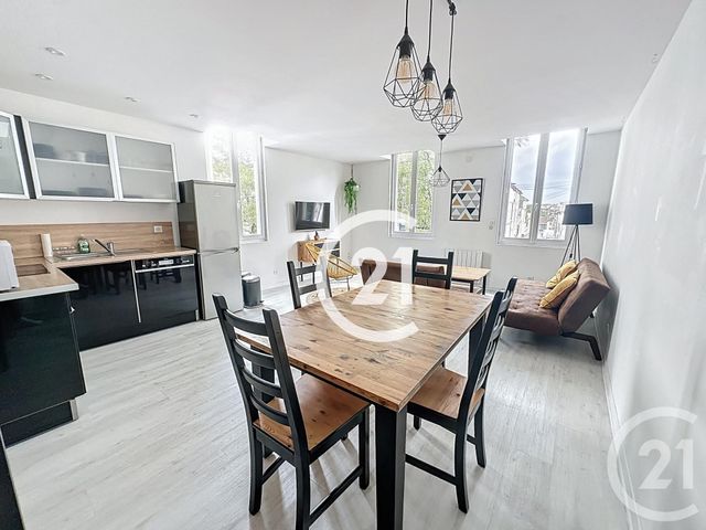 Appartement F3 à louer - 3 pièces - 70.0 m2 - COGNAC - 16 - POITOU-CHARENTES - Century 21 Xso Immobilier