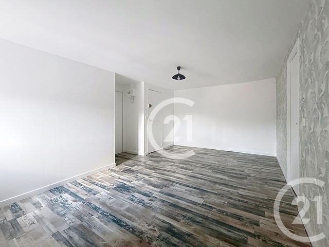 Appartement F2 à louer - 2 pièces - 40.0 m2 - COGNAC - 16 - POITOU-CHARENTES - Century 21 Xso Immobilier