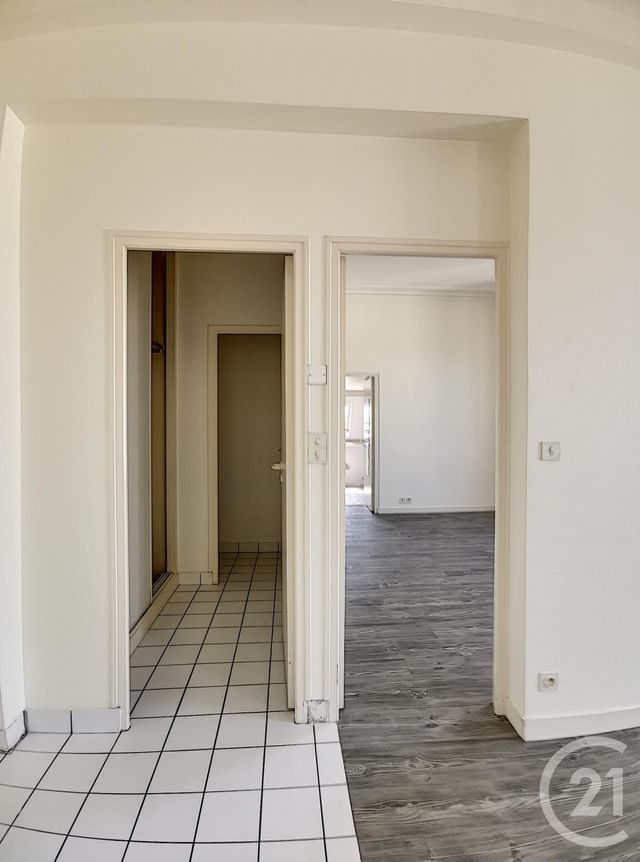 Appartement T3 à louer - 2 pièces - 61.4 m2 - COGNAC - 16 - POITOU-CHARENTES - Century 21 Xso Immobilier Appartement T3 à louer - 2 pièces - 61.4 m2 - COGNAC - 16 - POITOU-CHARENTES - Century 21 Xso Immobilier