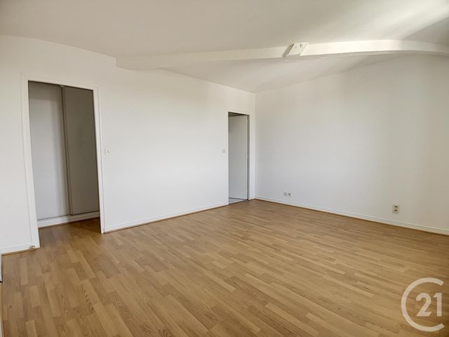 Appartement T2 à louer - 2 pièces - 52.3 m2 - COGNAC - 16 - POITOU-CHARENTES - Century 21 Xso Immobilier Appartement T2 à louer - 2 pièces - 52.3 m2 - COGNAC - 16 - POITOU-CHARENTES - Century 21 Xso Immobilier