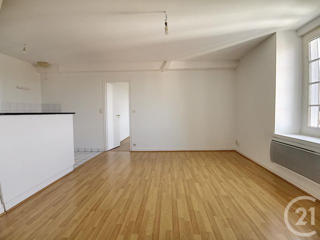 Appartement T2 à louer - 2 pièces - 52.3 m2 - COGNAC - 16 - POITOU-CHARENTES - Century 21 Xso Immobilier Appartement T2 à louer - 2 pièces - 52.3 m2 - COGNAC - 16 - POITOU-CHARENTES - Century 21 Xso Immobilier