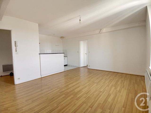 Appartement T2 à louer - 2 pièces - 52.3 m2 - COGNAC - 16 - POITOU-CHARENTES - Century 21 Xso Immobilier Appartement T2 à louer - 2 pièces - 52.3 m2 - COGNAC - 16 - POITOU-CHARENTES - Century 21 Xso Immobilier
