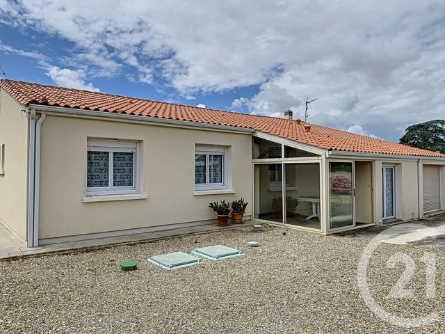 Afficher la photo en grand maison à vendre - 6 pièces - 120.0 m2 - LOUZAC ST ANDRE - 16 - POITOU-CHARENTES - Century 21 Xso Immobilier