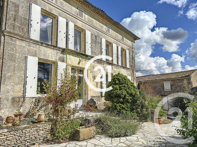 maison à vendre - 8 pièces - 281.0 m2 - CHERVES RICHEMONT - 16 - POITOU-CHARENTES - Century 21 Xso Immobilier