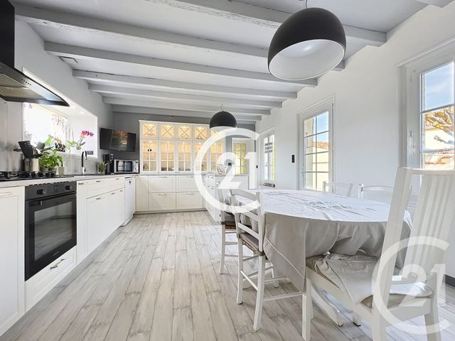 Afficher la photo en grand maison à vendre - 9 pièces - 288.0 m2 - COGNAC - 16 - POITOU-CHARENTES - Century 21 Xso Immobilier